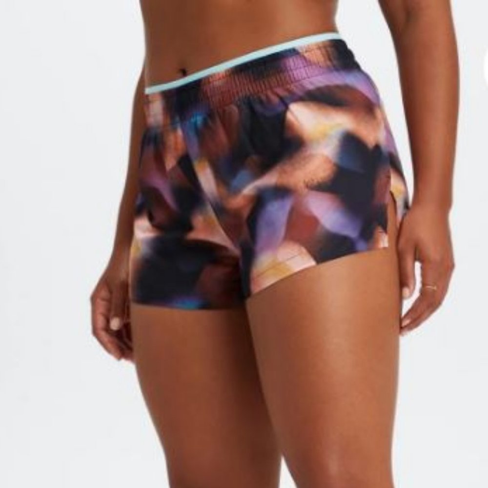 Fabletics Breathe Run Short - Picture 2 of 6